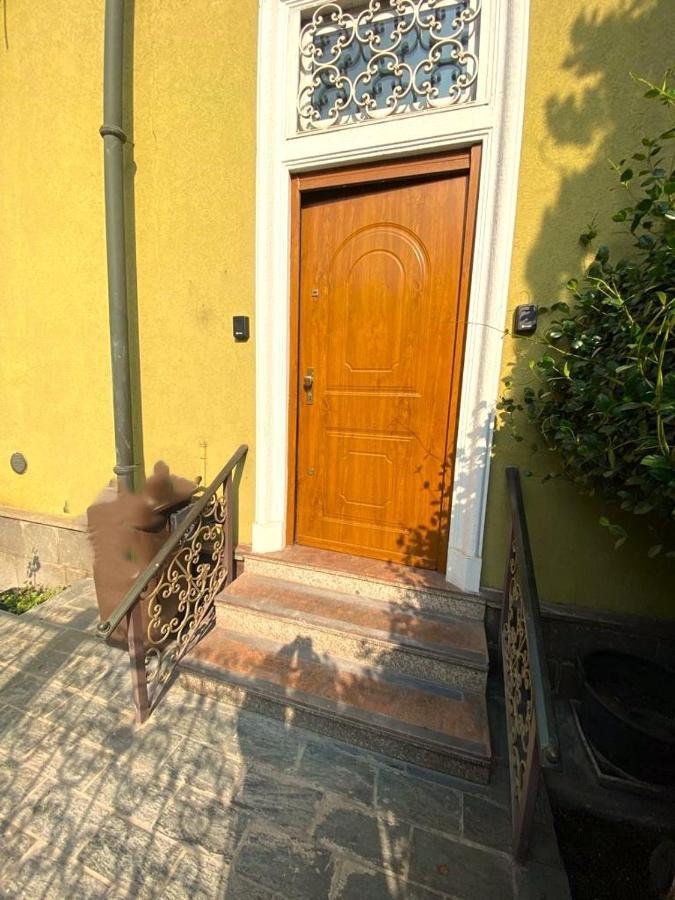 Apartment In Villa Milano Esterno foto
